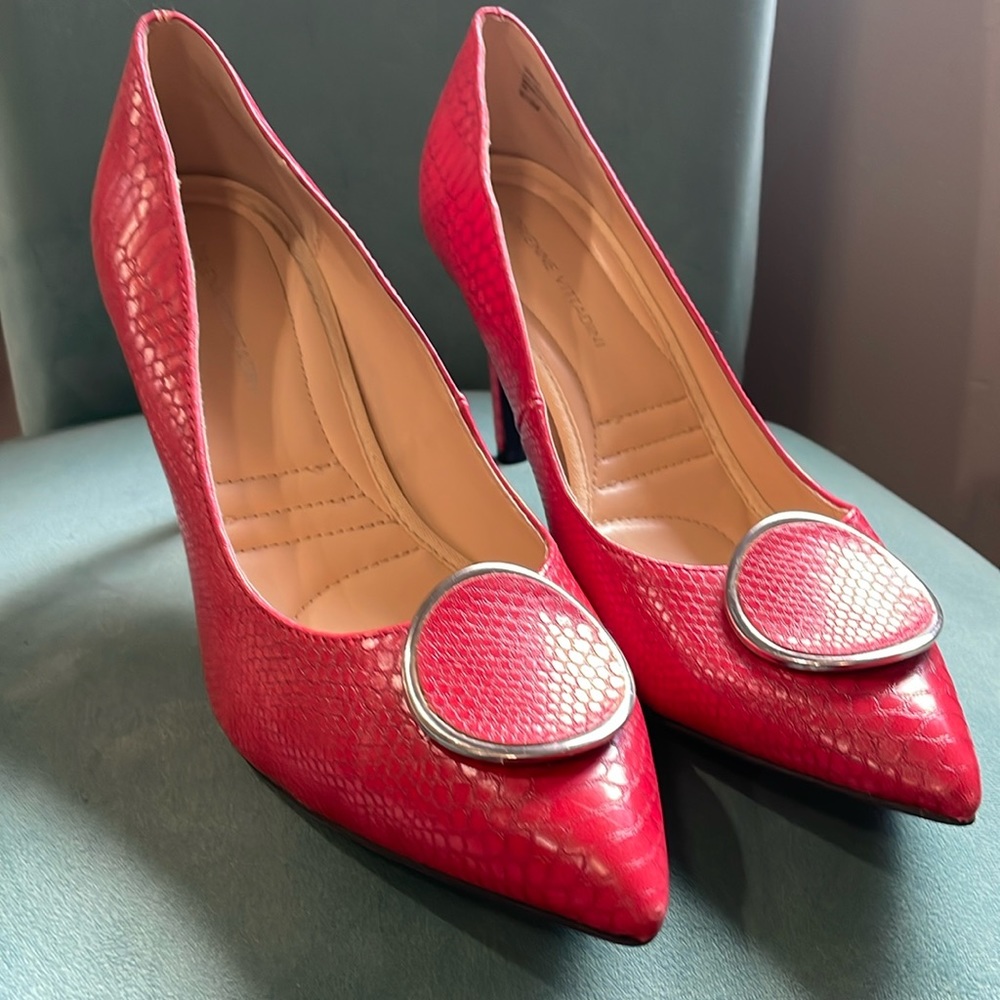 New without box heels